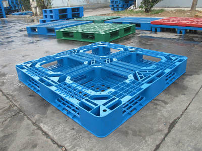 【廠家直銷(xiāo)|出口塑料托盤(pán)|集裝箱塑料托盤(pán)|田字網(wǎng)格1080*1080*125】?jī)r(jià)格,廠家,圖片,塑膠托盤(pán),山東力揚(yáng)塑業(yè)-