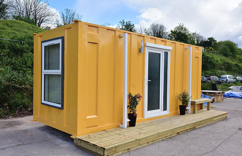 集裝箱也能當(dāng)住宅？英國(guó)企業(yè)家創(chuàng)新改造，為流浪漢提供溫暖家園